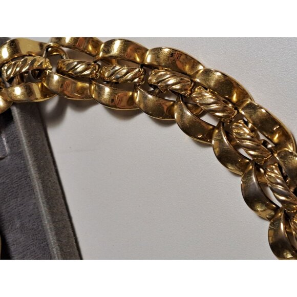 Vintage Trifari Bold Rope Chain Link Goldtone Necklace Women's - Picture 2 of 10